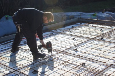 Tying Pipe to a Wire Mesh