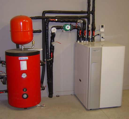 Geothermal Heat Pump with Small Tank